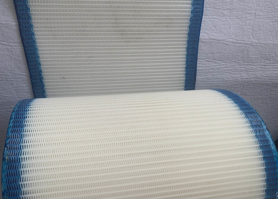 สายขัดพอลิเอสเตอร์ Mesh สําหรับ 3 เมตรความกว้าง conveyor ในอุตสาหกรรมพอลิเอสเตอร์