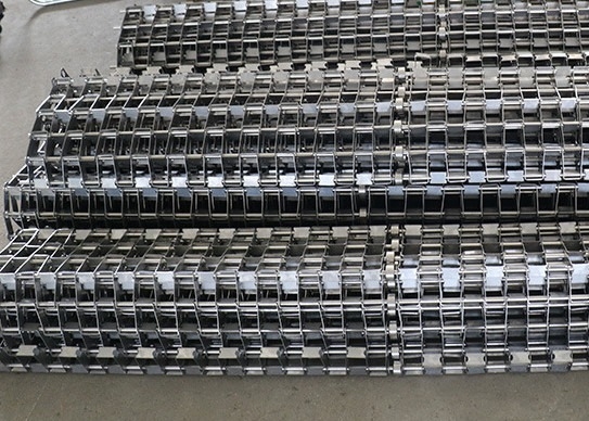สายพานลำเลียงรังผึ้งโลหะสแตนเลส 304 สำหรับระบบการผลิตขนมปัง